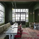 Piet Hein Eek 호텔 에인트호번